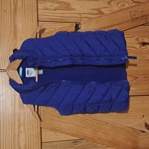 Old Navy boys 6-7 blue fleece lined puffer full zip vest.